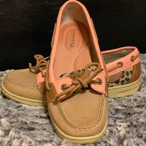 Sperry boat shoes size 6 leopard and coral